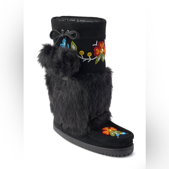 SOLD Manitobah- Waterproof Bloom mukluks - Picture 1 of 7